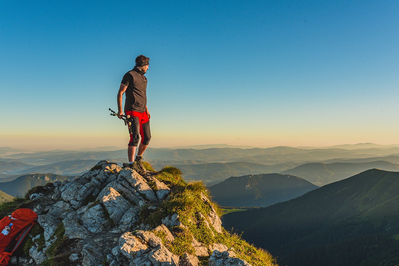 Dilema dobrodruha: Kedy sú šortky tou najlepšou voľbou a kedy radšej zvoliť dlhé nohavice?