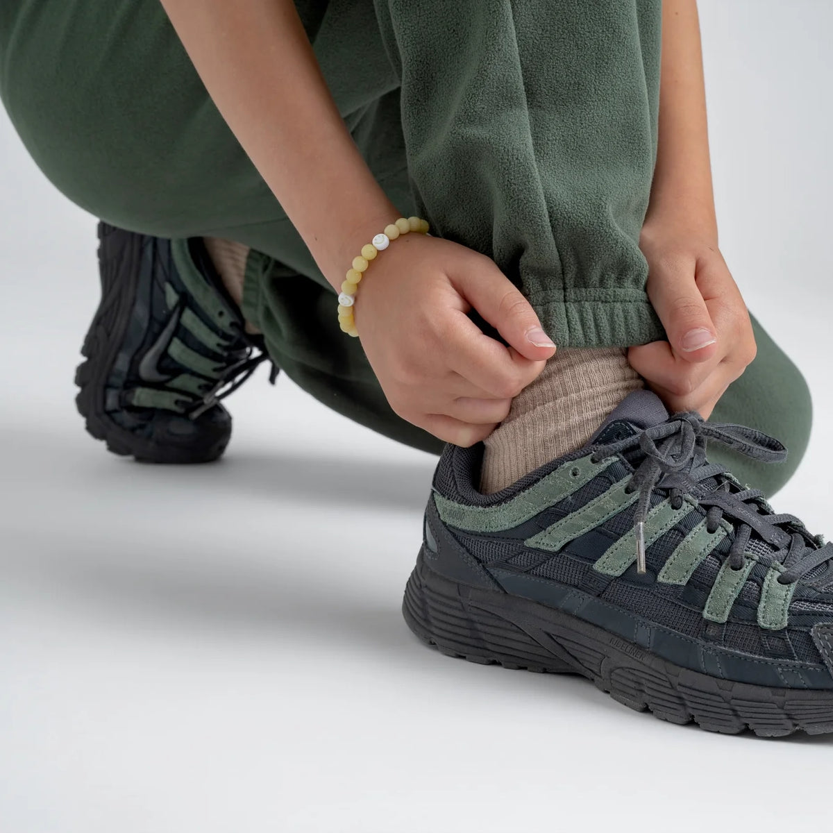 Auro Kid's Fleece Pants — Black